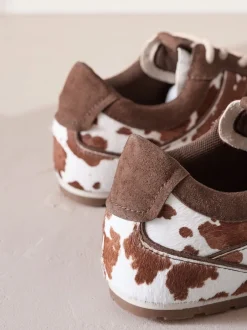 Next Imprimé vache - Baskets slim en cuir haut de gamme à lacets