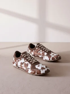 Next Imprimé vache - Baskets slim en cuir haut de gamme à lacets