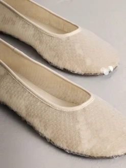 Next ivoire - Chaussures plates à sequins Forever Comfort® à bout rond Hot