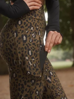 Next Kaki imprimé animal - Legging d’extérieur doublé en polaire à poignée chaude Outlet