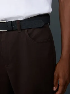 Next Marron - Ajustement droit - Chinos en coton brossé élégant TENCEL™ Lyocell Blend avec ceintures Sale