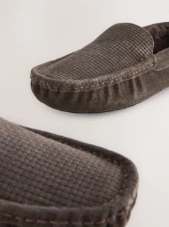 Next Marron - Chaussons mocassins en daim doublés de fausse fourrure Discount