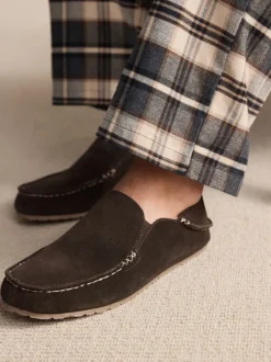 Next Marron - Chaussons mocassins Signature Kickdown en daim Outlet