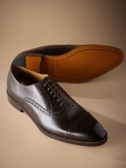 Next Marron - Coupe classique - Chaussures avec bout Oxford semelle en cuir Signature Discount