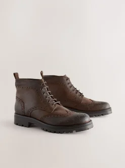 Next Marron - Grands bottes Brogue épaisses à lacets Clearance