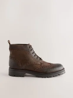 Next Marron - Grands bottes Brogue épaisses à lacets Clearance