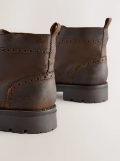 Next Marron - Grands bottes Brogue épaisses à lacets Clearance