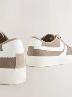 Next Marron café - Baskets à lacets Forever Comfort® en daim à rayures latérales Online