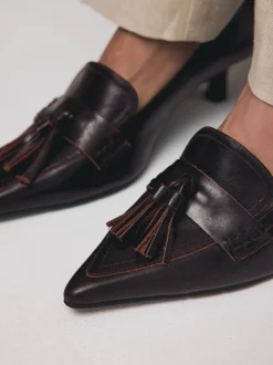 Next Marron choco - Cuir haut de gamme avec mocassins à talons à glands Motionflex à bout pointu Clearance