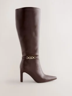 Next Marron chocolat - Bottes à talons Forever Comfort® à talons hauts avec finitions matérielles Best