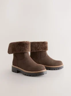 Next Marron chocolat - Bottines Forever Comfort® à poignets en fausse fourrure Clearance