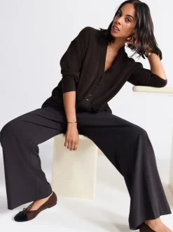 Next - Cardigan ultra-doux à col en V avec poches Marron chocolat Online