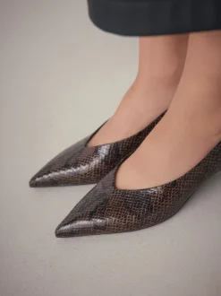 Next Marron chocolat - Chaussures à talons Kitten heel à bout pointu Clearance