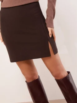 Lipsy Marron chocolat - mini-jupe fendue sur les côtés Hot