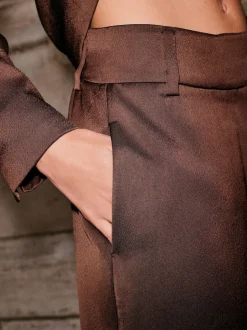 Next Marron chocolat - Pantalons amples en satin à dos élastique Sale