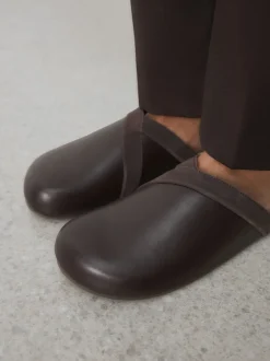 Next Marron chocolat - Sabots Forever Comfort en cuir propre avec semelle plantaire Hot