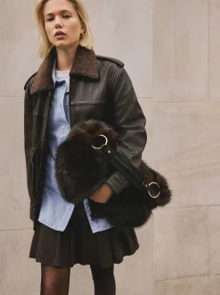 Next Marron chocolat - Sac à bandoulière en fourrure synthétique Outlet