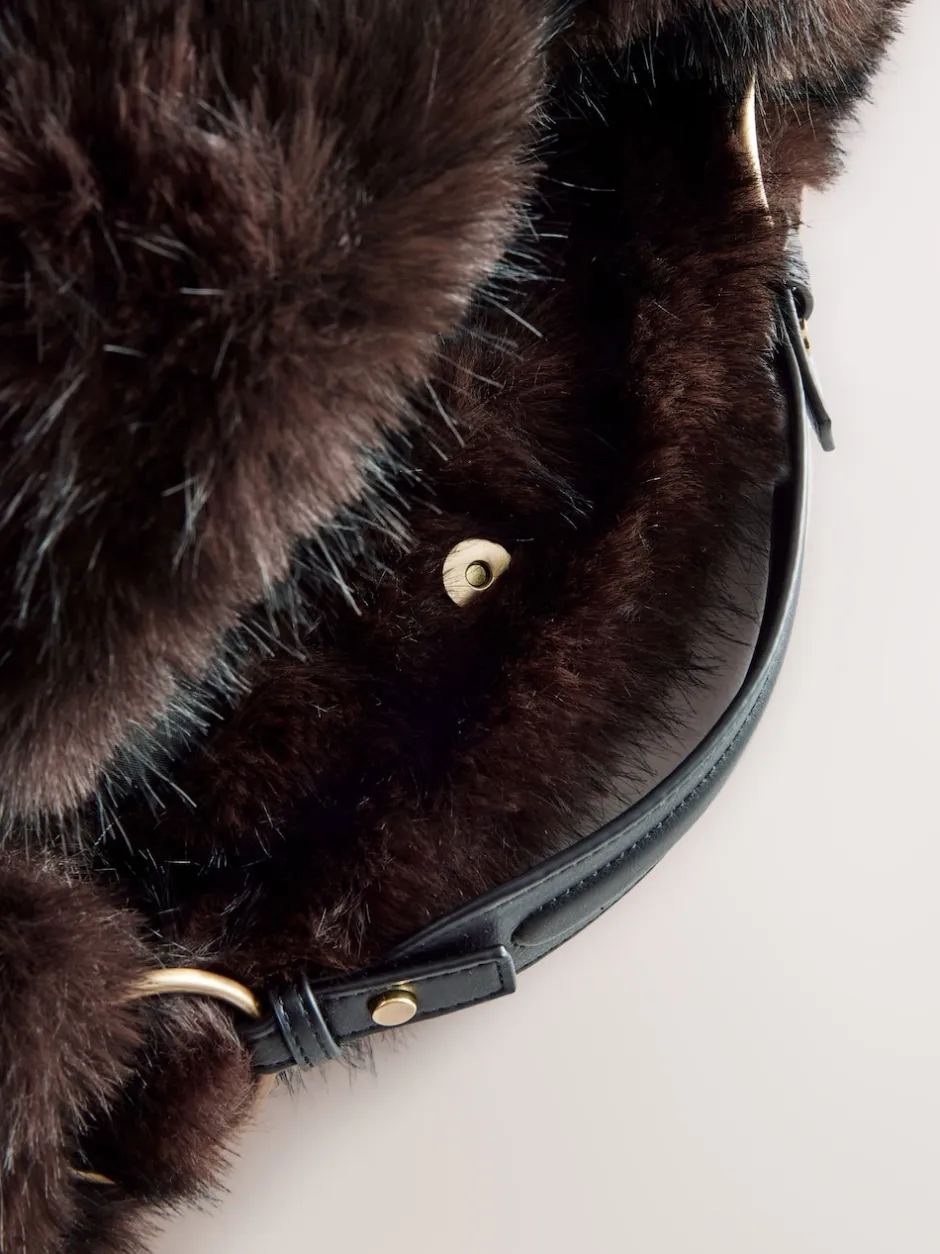 Next Marron chocolat - Sac à bandoulière en fourrure synthétique Outlet