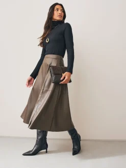 Next Marron chocolat - Sac à bandoulière en cuir effet croco Sale