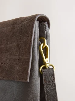 Next Marron chocolat - Sac à bandoulière en cuir effet croco Sale