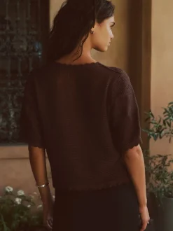 Next Marron chocolat - T-shirt fleuri à manches courtes et col rond Discount