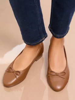 Lipsy Marron fauve - Ballerines vernies à bout ouvert Sale