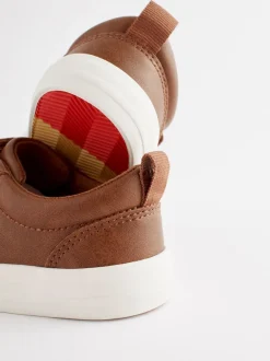 Next Marron fauve - Baskets à deux lanières à fermeture tactile Outlet