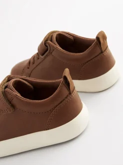 Next Marron fauve - Baskets à lacets élastiques à fermeture tactile New