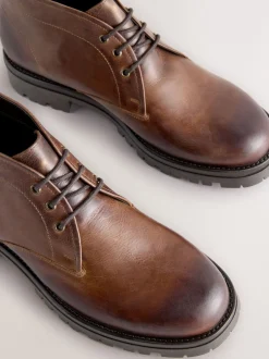 Next Marron fauve - Bottes Chukka en cuir épais Hot