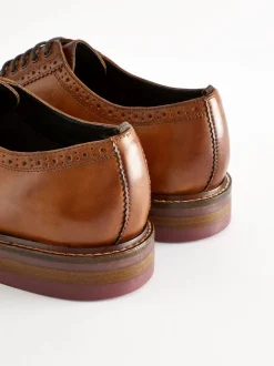 Next Marron fauve - Coupe classique - Chaussures Brogues épaisses à semelle contrastante en cuir Outlet