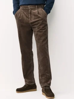 Next Marron fauve - Coupe fuselée régulière - Pantalon plissé simple en velours côtelé Hot