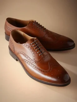 Next Marron fauve - Coupe large - Chaussures Signature Brogue Wingcap en cuir italien Clearance