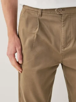 Next Marron fauve - Pantalons chinos extensibles plissés simples Clearance