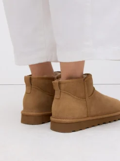 Next Marron fauve en daim - Bottes en fausse fourrure déperlantes New