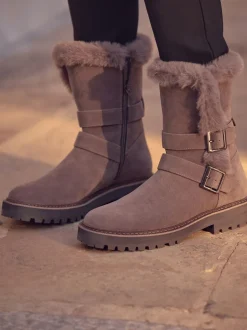 Next Marron mink - Bottes en fausse fourrure à double boucle Sale