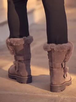 Next Marron mink - Bottes en fausse fourrure à double boucle Sale