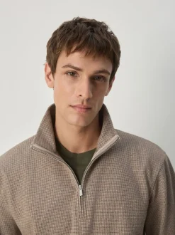 Next Marron neutre pied-de-poule - Pull à manches longues et col zippé Sale