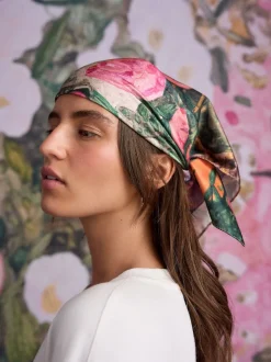 Next Multi Rose Fleuri - Écharpe carrée légère Benjamin Mac Converse Artist Collaboration Hot