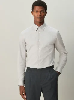 Next neutre - Ajustement régulier - Chemise habillée texturée à manches longues avec bordure Outlet