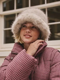 Next neutre - Bob en fausse fourrure Best