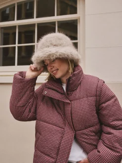 Next neutre - Bob en fausse fourrure Best