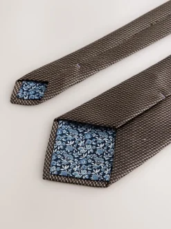 Next - Cravate texturée avec pince à cravate neutre Outlet