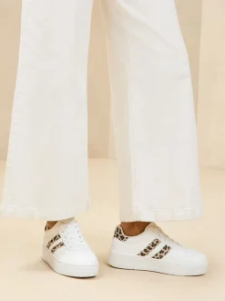 Lipsy neutre - Baskets de sport à plateforme épaisse en faux suède Outlet