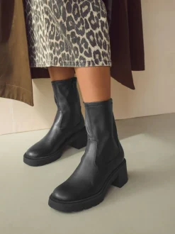 Next Noir - Bottines Forever Comfort® à chaussettes épaisses Clearance