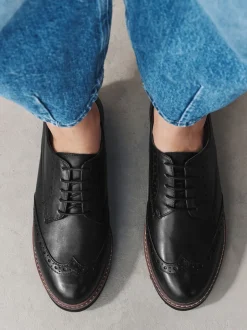 Next Noir - Chaussures richelieu Forever Comfort® en cuir à lacets et semelles épaisses New