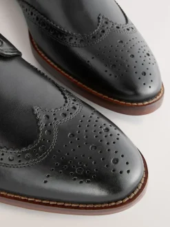 Next Noir - Coupe classique - Chaussures Brogue en cuir à semelle contrastante Online