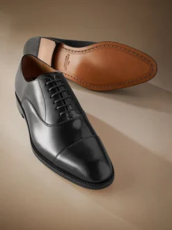 Next Noir - Coupe classique - Chaussures avec bout Oxford semelle en cuir Signature Outlet