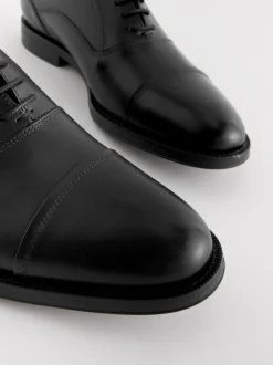 Next Noir - Coupe large - Chaussures Oxford à bout en cuir Sale