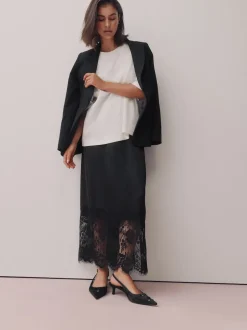 Next Noir - Forever Comfort Chaussures à talons chatons à bride arrière avec perles en satin Best