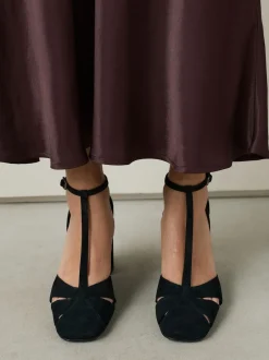 Next Noir - Forever Comfort® Chaussures à talons en cuir à découpes et bout fermé